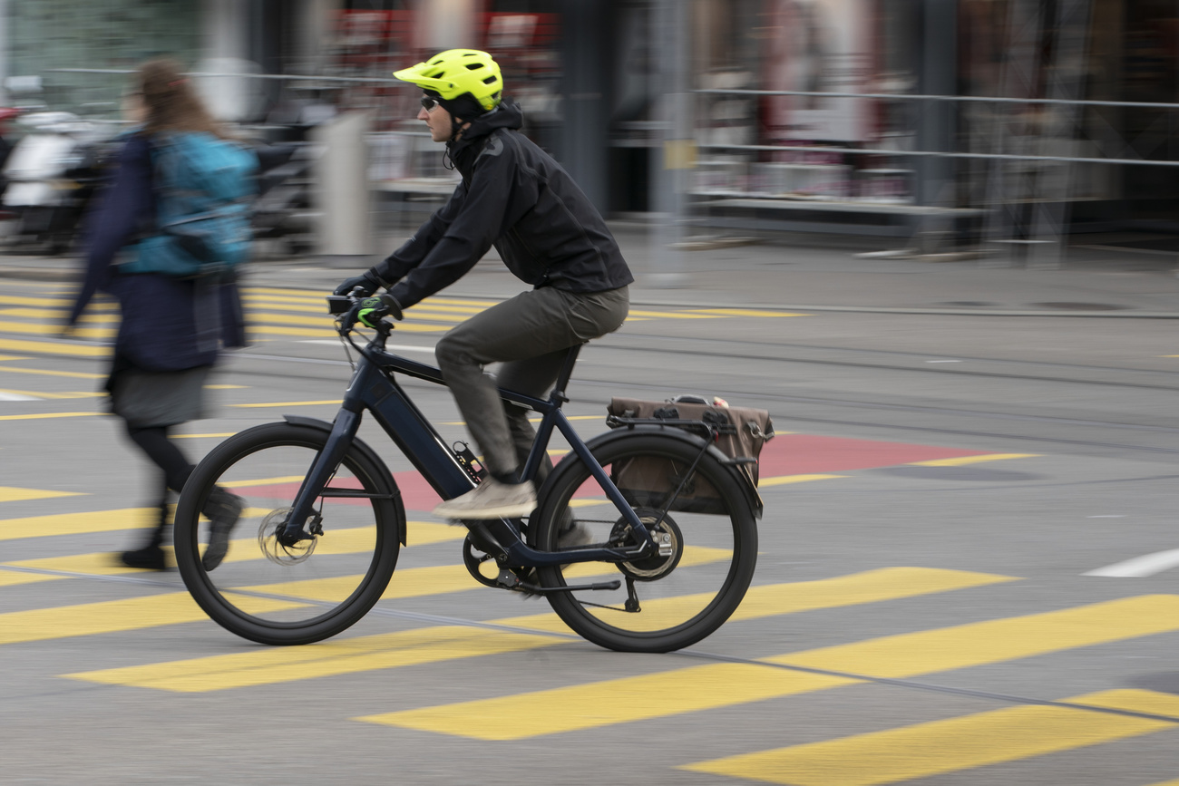 Stadt Zürich rollt den Velo Fahrern den roten Teppich aus Nun