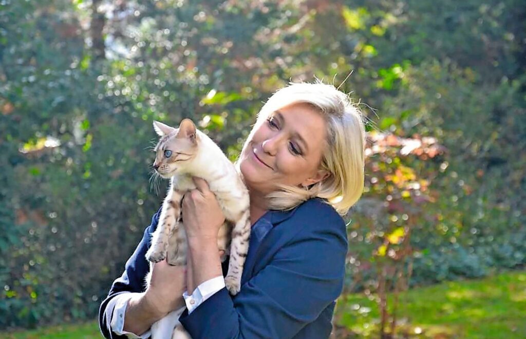 Marine Le Pen und die Katzen
