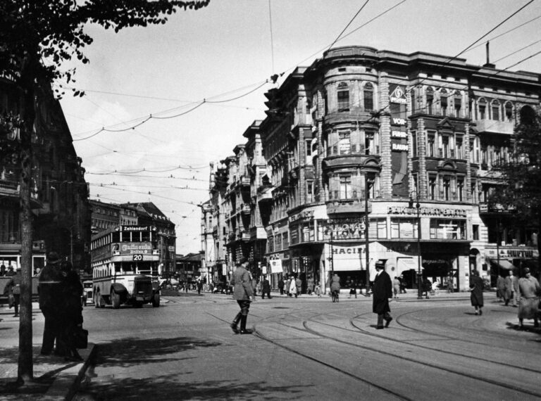 The intersection of Joachimsthalerstrasse and Kurfuerstendamm, looking north toward the Zoo Railroad Station in Berlin, Germany, 1945. Kurfuerstendamm is the West Side's most famous street and runs right and left in this view. (AP Photo/Corp. St. Thomas) (KEYSTONE/?/Corp. St. Thomas)