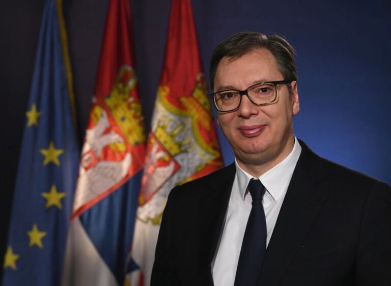 Die hohe Kunst der Neutralität: Serbien steht vor einem historischen Entscheid: EU-Unterordnung oder Russland-Annäherung. Präsident Aleksandar Vucic versucht, den schmalen Grat der Unabhängigkeit zu beschreiten