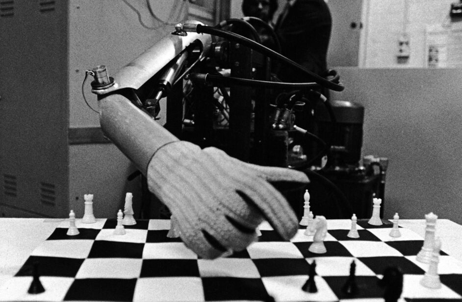 Ein Schach-Roboter bricht seinem Gegenüber aus Zorn den Finger. Bedauerlicher Unfall oder Menetekel?