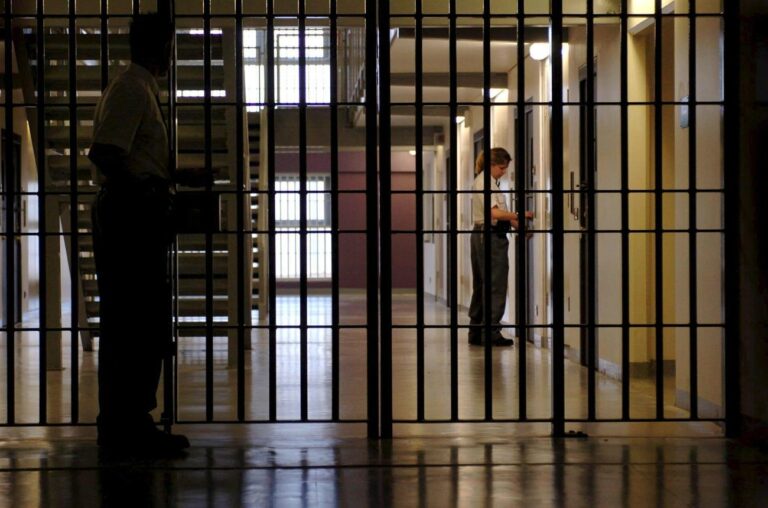 Prison Guards make last minute checks to the Women's wing of the new H M (Her Majesty) Prison in Peterborough, Wednesday March 9 2005. The 65 million pound (euro 98 million) complex will cater for male and female prisoners, the first of its kind in the United Kingdom (KEYSTONE/EPA/CHRIS RADBURN) IRELAND AND UK OUT