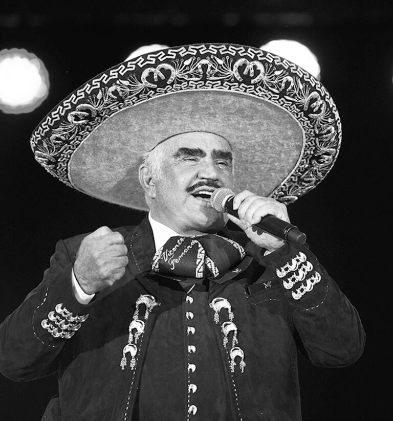 Mexican singer Vicente Fernandez dies aged 81