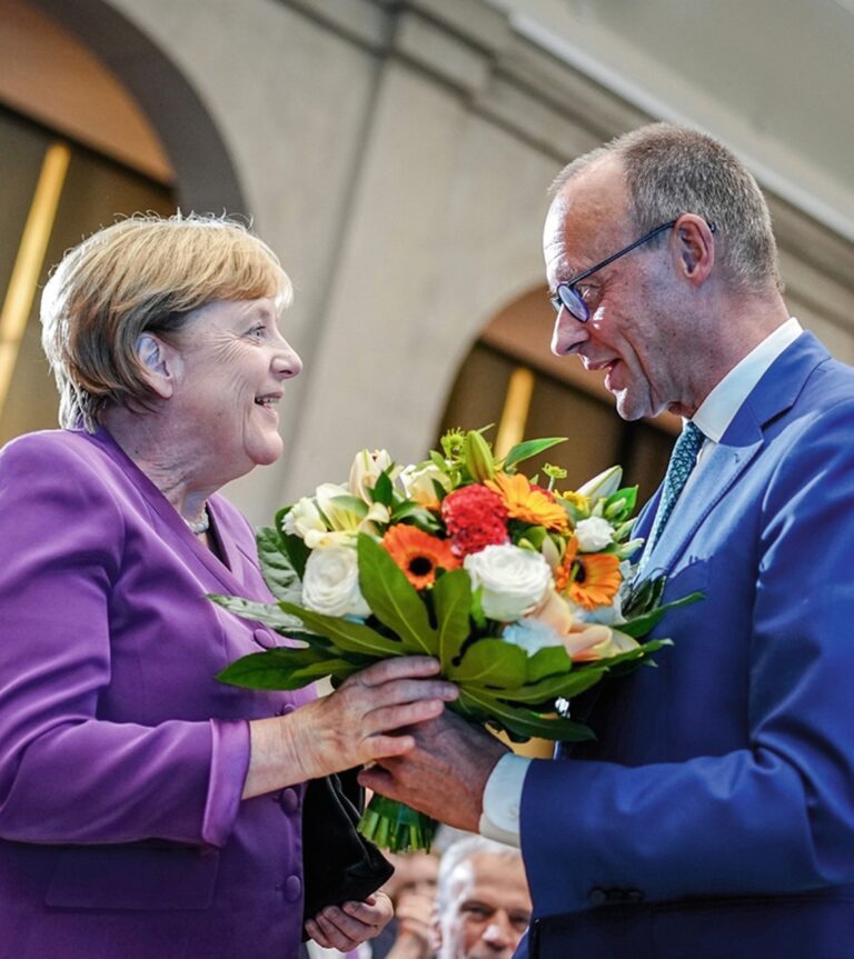 70. Geburtstag der fr¸heren Bundeskanzlerin Merkel