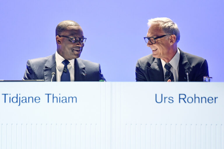 Urs Rohner, right, president of the board of directors of Switzerland's second biggest bank Credit Suisse (CS) and Tidjane Thiam, left, CEO, during the start of the general assembly at the Hallenstadion in Zurich, Switzerland, Friday, April 27, 2018. (KEYSTONE/Walter Bieri)