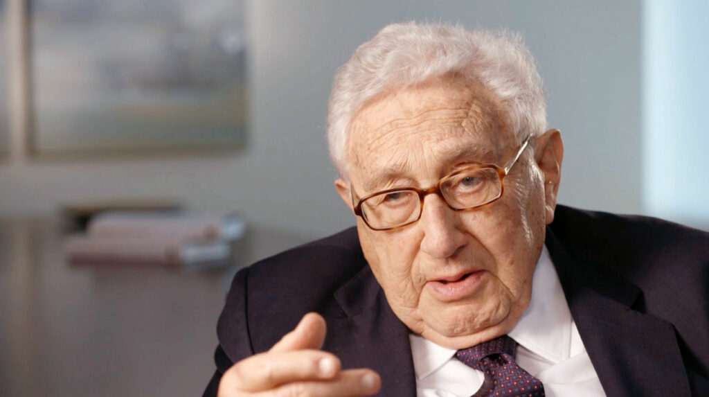 «Die Ukraine soll Gebiete an Russland abtreten»: Friedensvorschlag des ehemaligen US-Aussenministers Henry Kissinger am WEF
