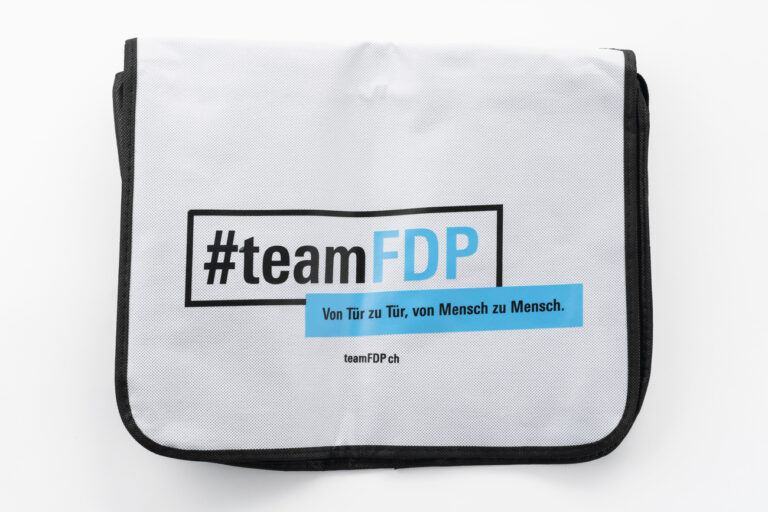A pin of Swiss political party FDP. The Liberals, in Zurich, Switzerland, on August 19, 2019. (Keystone/Christian Beutler)

Ein Pin der FDP, am 19. August 2019 in Zuerich. (KEYSTONE/Christian Beutler)