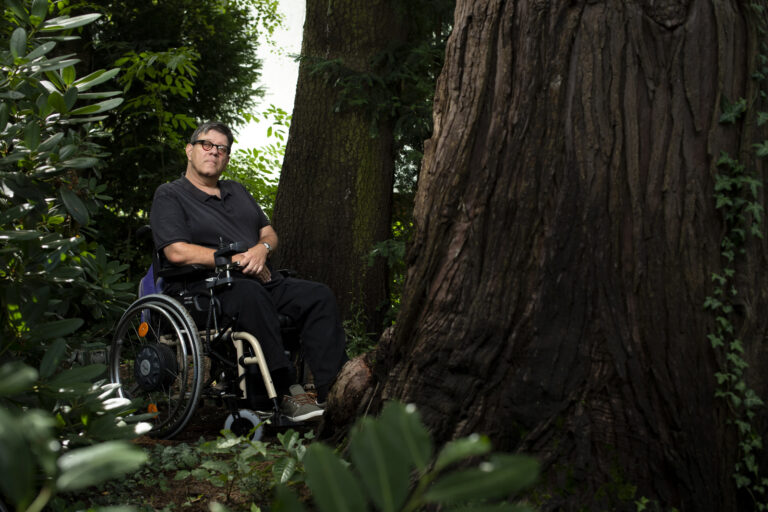 Der Schweizer Autor Christoph Keller posiert am Donnerstag, 8. August 2019, in St. Gallen. (KEYSTONE/Gian Ehrenzeller)