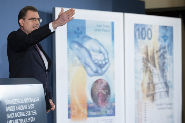 Thomas Jordan, President of the Swiss National Bank, speaks during the presentation of the new Swiss 100 francs banknote in Bern, Switzerland, Tuesday, September 3, 2019. (KEYSTONE/Peter Klaunzer)