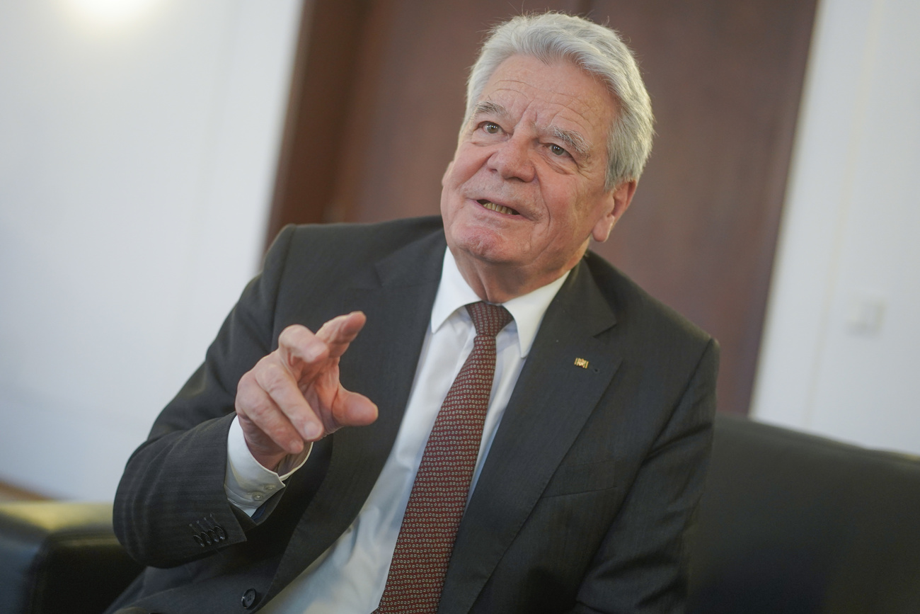 Former Federal President Joachim Kock lectures in Switzerland.  And not for the first time