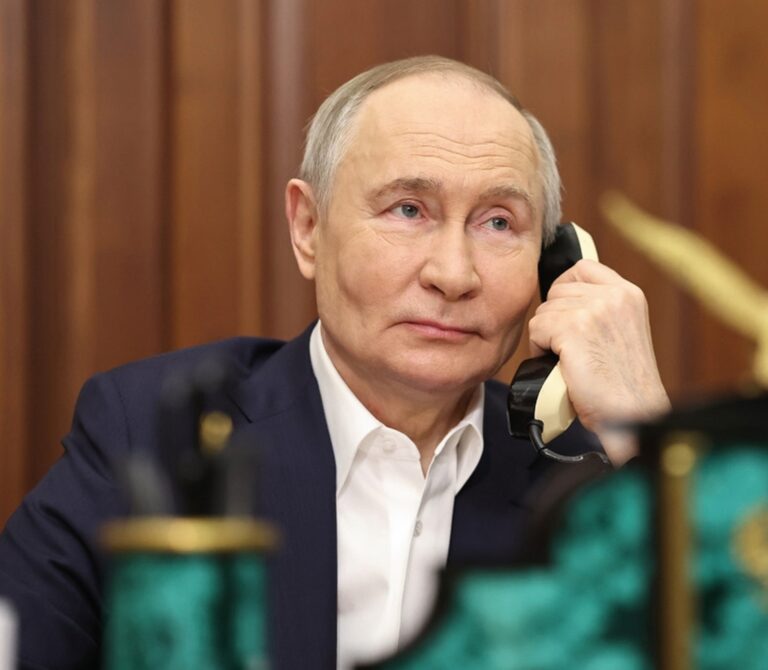 Putin speaks on phone with girl from Donetsk on Orthodox Christmas