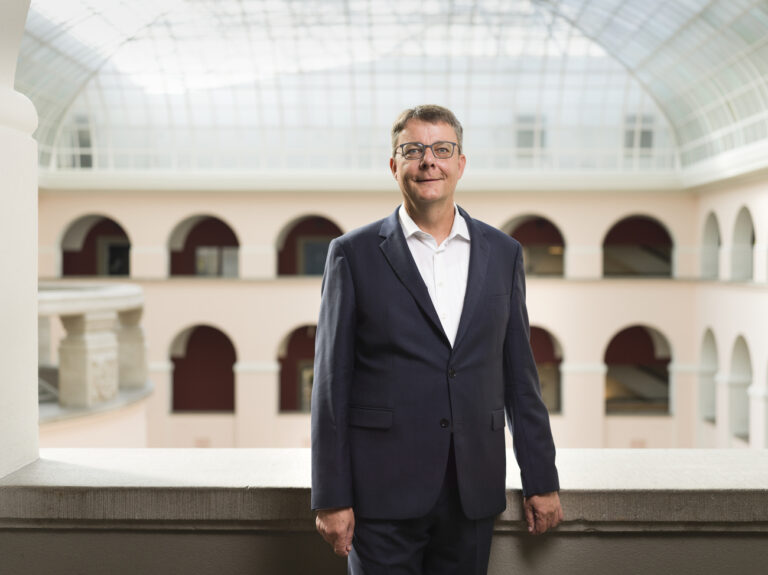 Portrait of Michael Schaepman, Principal of the University of Zurich, taken at the university's main building in Zurich, Switzerland, on August 11, 2020. (KEYSTONE/Gaetan Bally)

Michael Schaepman, Rektor der Universitaet Zuerich, portraitiert am 11. August 2020 im Hauptgebaeude der UZH in Zuerich. (KEYSTONE/Gaetan Bally)