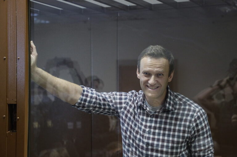 Bloomberg: Der russische Oppositionelle Nawalny soll kurz vor der Freilassung gestanden sein. Grundlage war ein geplanter Gefangenenaustausch zwischen Russland und den USA sowie Deutschland