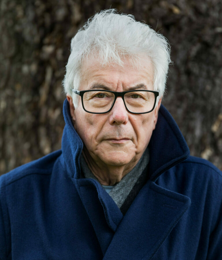 *** SPECIAL FEE *** Knebworth, England, UK, 14 October 2020 - Portrait of best-selling author Ken Follett in the [park of his home] in Hertfordshire. (KEYSTONE/LAIF/Jeremie Souteyrat)