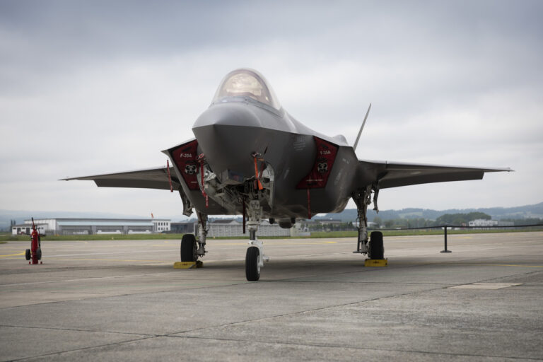 A Lockheed Martin F-35A fighter jet is pictured prior to a takeoff during a test and evaluation day at the Swiss Army airbase, in Payerne, Switzerland, Friday, June 7, 2019. (KEYSTONE/Peter Klaunzer)
