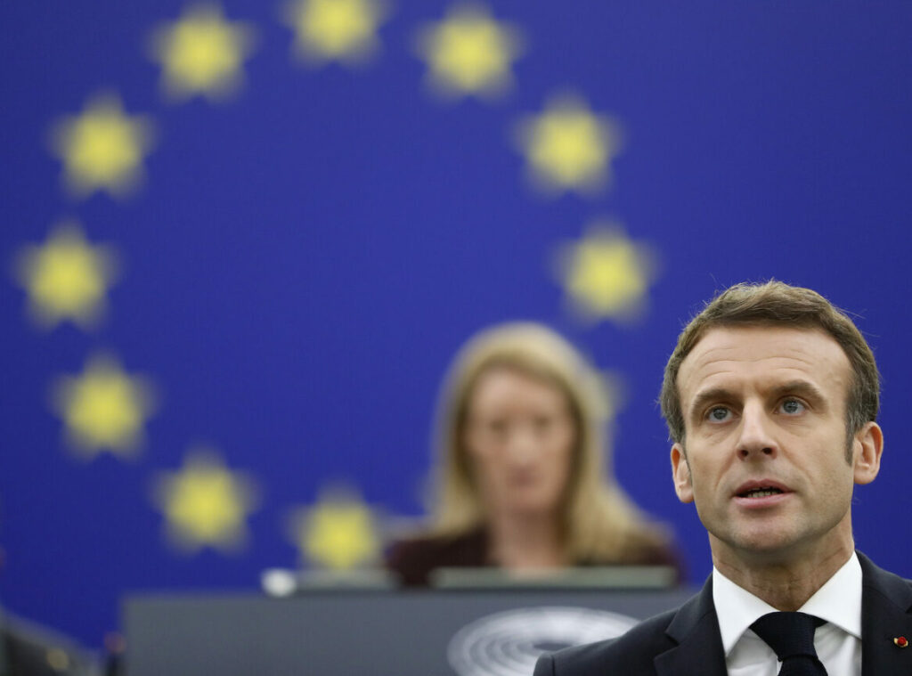 Im Europa-Parlament zeigt Emmanuel Macron zwei Gesichter: Er preist die Demokratie in Europa – in Frankreich hebelt er sie aber aus