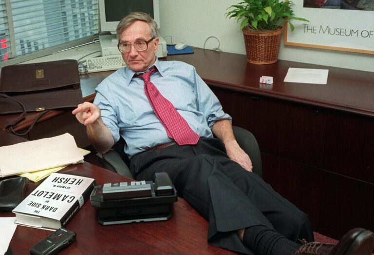 Pulitzer Prize-winner Seymour Hersh, author of the controversial ``The Dark Side of Camelot,'' makes a point during an interview with The Associated Press, Tuesday, Nov. 11, 1997, in New York. Long-silent Secret Service agents from the Kennedy White House only opened up about President Kennedy's wild sexual antics after the death of Jacqueline Kennedy Onassis, the author of the new book on JFK said Tuesday. (AP Photo/Michael Schmelling)
