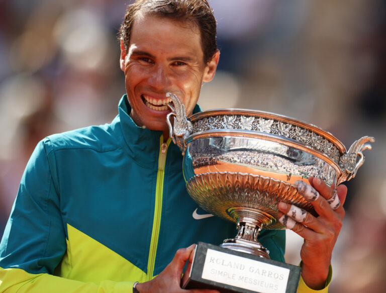 (220606) -- PARIS, June 6, 2022 (Xinhua) -- Rafael Nadal of Spain poses with his trophy during the awarding ceremony after the men's singles final match between Rafael Nadal of Spain and Casper Ruud of Norway at the French Open tennis tournament at Roland Garros in Paris, France, June 5, 2022. (Xinhua/Gao Jing) (KEYSTONE/XINHUA/Gao Jing)