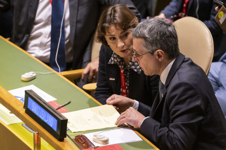 President of the Confederation and Minister of Foreign Affairs Ignazio Cassis, right, confers with Pascale Baeriswyl, Ambassador and Permanent Representative of Switzerland to the United Nations and the Swiss delegation, holding the ballot of the election of five non permanent members to the Security Council for the period 2023-2024, on Thursday, June 9, 2022 during a General Assembly session at UN headquarters in New York, on Thursday, June 9, 2022 in New York, USA. The UN General Assembly votes on the candidacies of Switzerland, Mozambique, Japan, Ecuador and Malta to the Security Council for the period 2023-2024. (KEYSTONE/Alessandro della Valle)