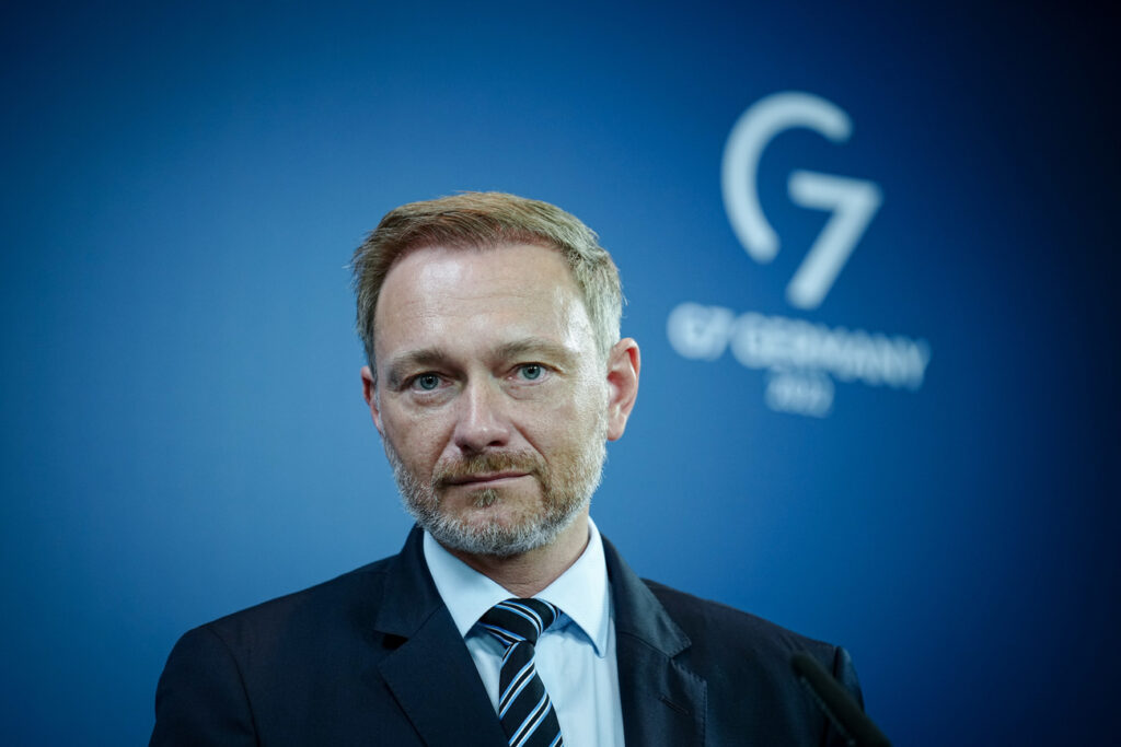 Die deutsche FDP tut auch beim Verbrennungsmotor wenig gegen die rot-grüne Klimapolitik – Parteichef Christian Lindner fügt sich flexibel in die Koalition