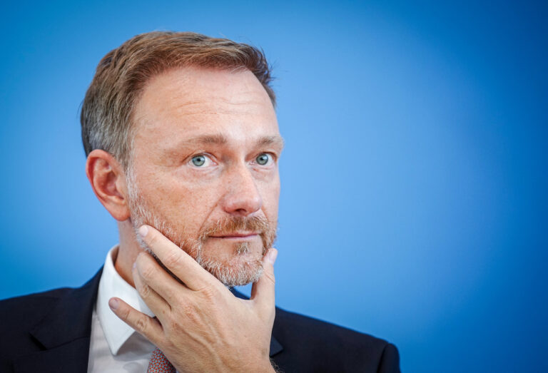 01 July 2022, Berlin: Christian Lindner (FDP), Federal Minister of Finance, presents the government's draft for the 2023 federal budget and the financial plan until 2026 at the Federal Press Conference. Photo: Kay Nietfeld/dpa (KEYSTONE/DPA/Kay Nietfeld)