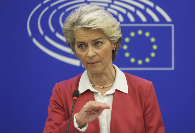 epa10250783 European Commission President Ursula von der Leyen holds a press conference on 'a new package of measures to address high energy prices and ensure security supply' at the European Parliament in Strasbourg, France, 18 October 2022. The session runs from 17 till 20 October. EPA/JULIEN WARNAND
