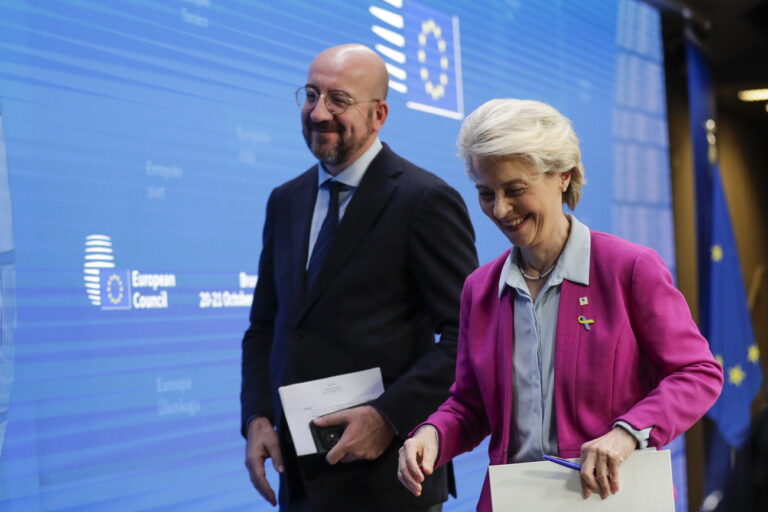 epa10255954 European Commission President Ursula von der Leyen and European Council President Charles Michel (L) during a press conference at the end of first day of an EU Summit in Brussels, Belgium, 21 October 2022. EU leaders reached an agreement on Energy prices and and agreed to work on measures to contain energy price. EPA/OLIVIER HOSLET