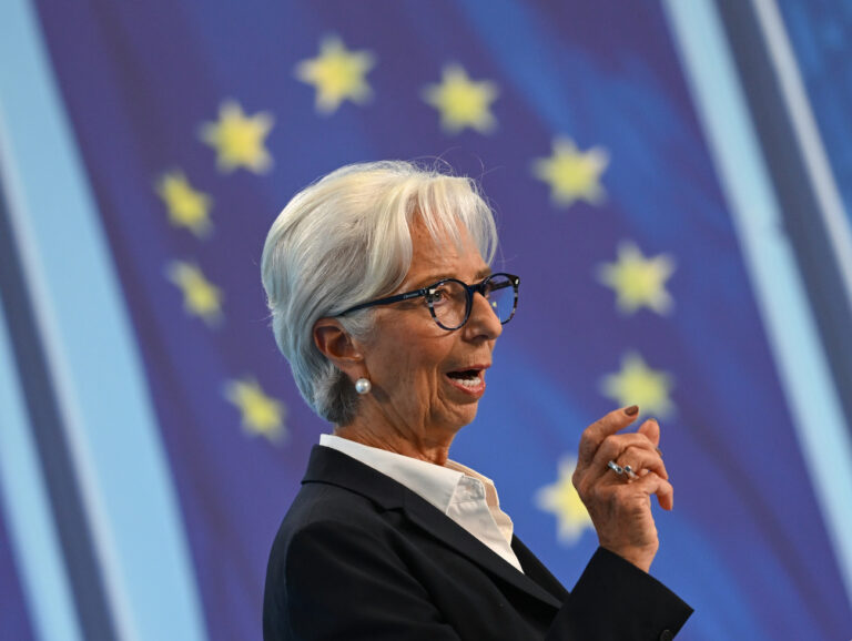 EZB-Präsidentin Christine Lagarde Kündigt Weitere Zinserhöhungen An. Es ...