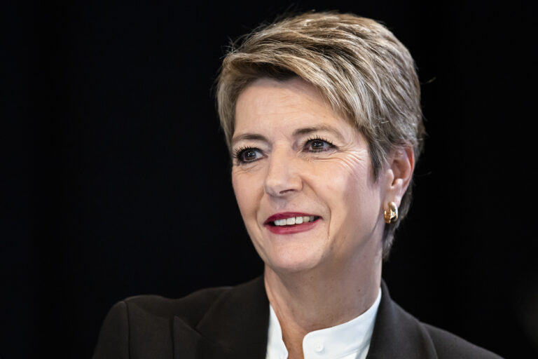 Bundesraetin Karin Keller-Sutter an der Delegiertenversammlung der FDP Schweiz am Samstag, 21. Januar 2023 in Duebendorf. (KEYSTONE/Michael Buholzer)