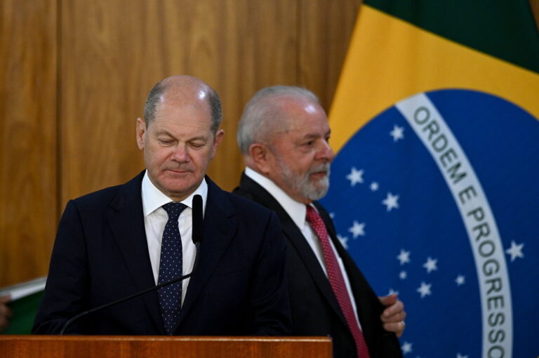 epa10440545 The President of Brazil, Luiz Inácio Lula da Silva (R), is seen during a press conference with German Chancellor Olaf Scholz, at the Planalto Palace, in Brasilia, Brazil, 30 January 2023. On the agenda that Lula and Scholz will discuss there is a wide range of issues, but cooperation in environmental matters and the resumption of German financial support for programs to protect the Amazon stand out. EPA/Andre Borges