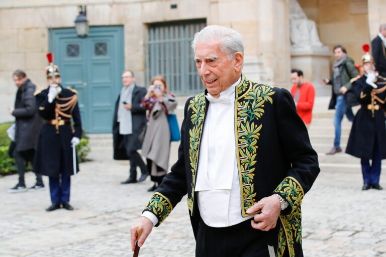 epa10457340 Peruvian-Spanish writer Mario Vargas Llosa departs after his admission ceremony at the French Academy (Academie Francaise) in Paris, France, 09 February 2023. The 2010 Nobel Prize in Literature laureate is the first novelist to be chosen to become a member of the French linguistic institute never to have written a book in French. EPA/TERESA SUAREZ