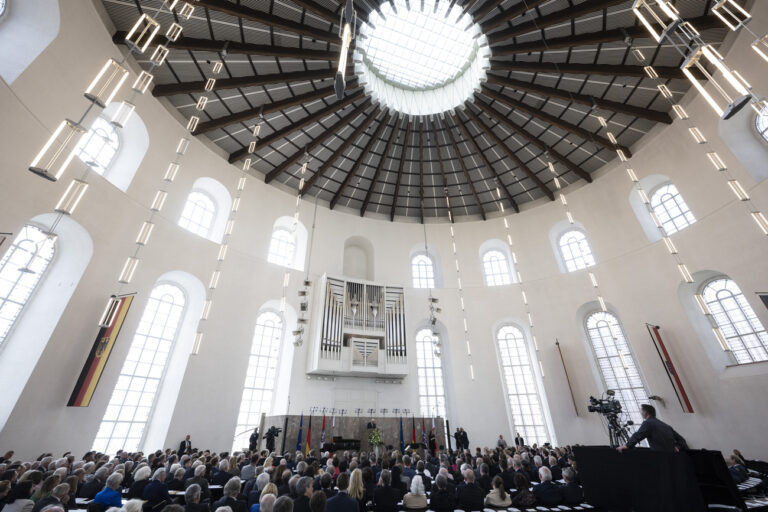 18.05.2023, Hessen, Frankfurt/Main: Bundespräsident Frank-Walter Steinmeier spricht während des Festakts in der Paulskirche anlässlich des 175. Jahrestags der ersten deutschen Nationalversammlung. Vom 18. bis 21. Mai wird mit dem Paulskirchenfest die erste frei gewählte deutsche Nationalversammlung gefeiert. Foto: Sebastian Christoph Gollnow/dpa POOL/dpa +++ dpa-Bildfunk +++ (KEYSTONE/DPA/Sebastian Gollnow)