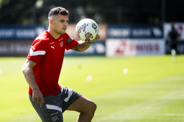 Granit Xhaka im Training der Schweizer Fussballnationalmannschaft, am Montag, 12. Juni 2023 in Tenero. Die Schweizer Fussballnationalmannschaft absolviert im Hinblick auf die Euro 2024-Qualifikation eine Vorbereitung im Centro Sportivo Tenero. (KEYSTONE/Ti-Press/Alessandro Crinari)