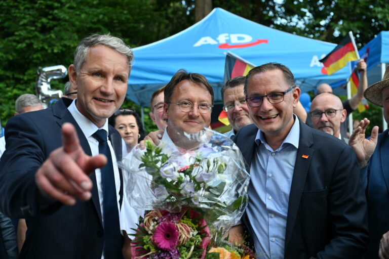 AfD in Thüringen mit 34 Prozent stärkste Kraft: Die Oppositionspartei kommt auf mehr Stimmen als das aktuelle Regierungsbündnis aus Rot-Rot-Grün