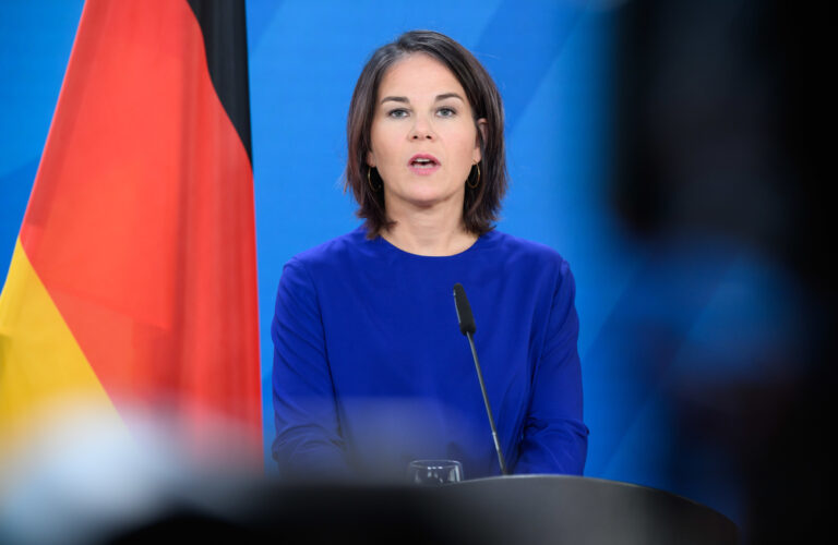 21.08.2023, Berlin: Annalena Baerbock (Bündnis 90/Die Grünen), Außenministerin, äußert sich bei einer Pressekonferenz mit der Außenministerin der Republik Senegal, Tall Sall, nach ihrem Gespräch im Auswärtigen Amt. Foto: Bernd von Jutrczenka/dpa +++ dpa-Bildfunk +++ (KEYSTONE/DPA/Bernd von Jutrczenka)