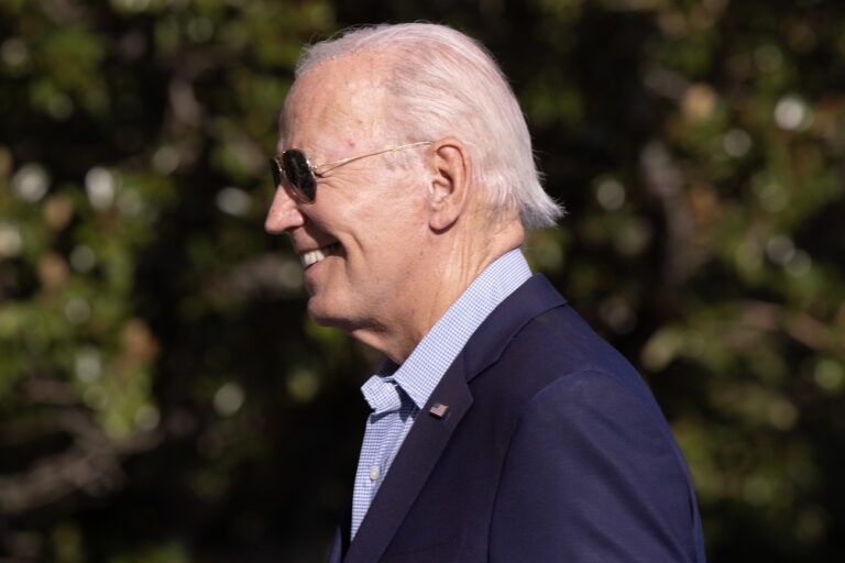 epa10840771 US President Joe Biden walks on the South Lawn after returning to the White House by Marine One, in Washington, DC, USA, 04 September 2023. Biden had delivered remarks on Labor Day at Sheet Metal Workers' Local Union 19 in Philadelphia. EPA/MICHAEL REYNOLDS / POOL