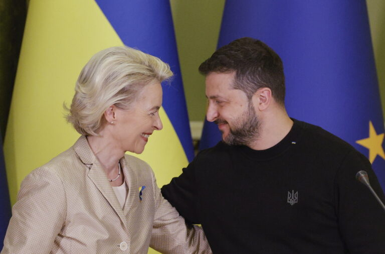 epa10957222 Ukraine's President Volodymyr Zelensky (R) and President of the European Commission Ursula von der Leyen (L) react as they address a joint press conference following their meeting in Kyiv, Ukraine, 04 November 2023. Von der Leyen arrived in Kyiv to meet with top Ukrainian officials amid the Russian invasion. EPA/SERGEY DOLZHENKO 33483