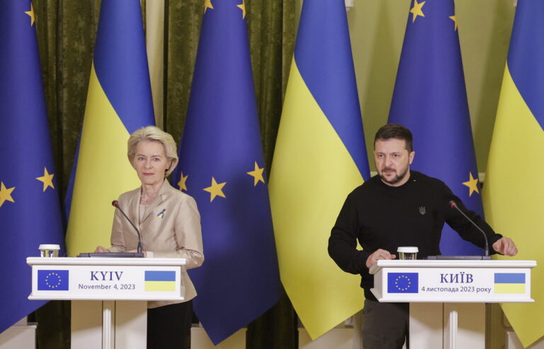 epa10957223 Ukraine's President Volodymyr Zelensky (R) and President of the European Commission Ursula von der Leyen (L) address a joint press conference following their meeting in Kyiv, Ukraine, 04 November 2023. Von der Leyen arrived in Kyiv to meet with top Ukrainian officials amid the Russian invasion. EPA/SERGEY DOLZHENKO 33483