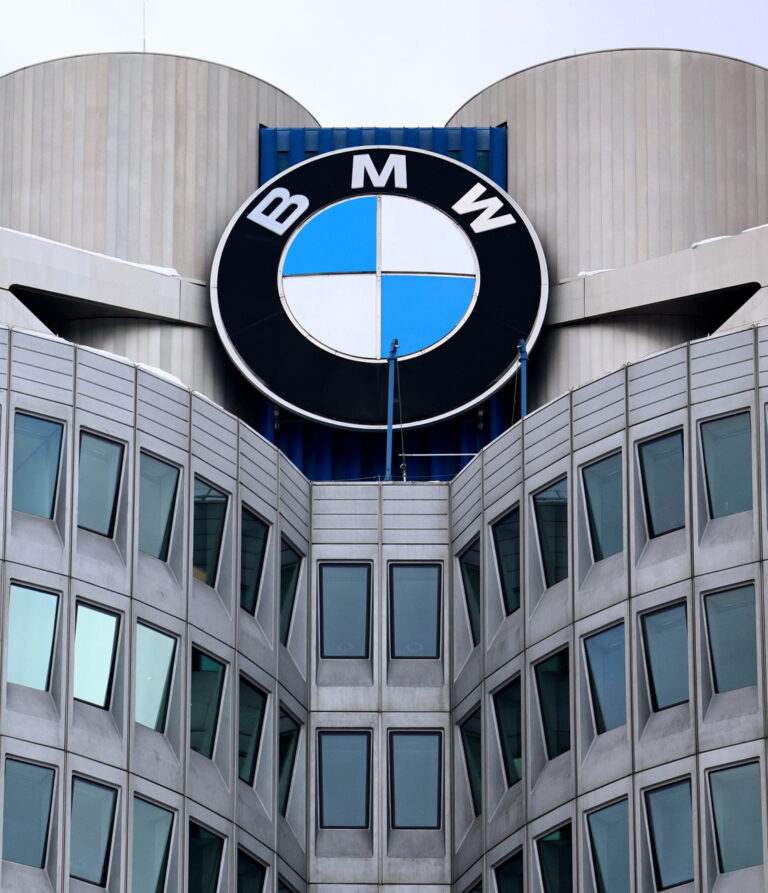 BMW hält am Verbrennermotor fest: Es ist falsch, sich nur auf Elektroautos zu konzentrieren – sagt der BMW-Chef