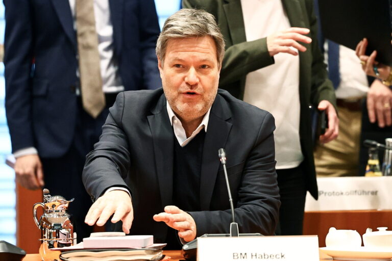 epa11038387 German Minister for Economy and Climate Robert Habeck looks on prior to the weekly cabinet meeting of the German government at the Chancellery, in Berlin, Germany, 20 December 2023. EPA/Filip Singer