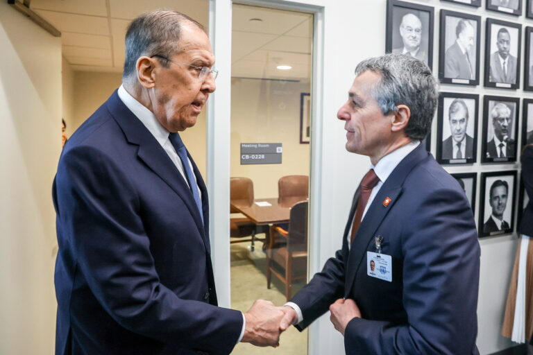 Russia's Foreign Minister Sergei Lavrov, left, and Switzerland's Federal Councillor for Foreign Affairs Ignazio Cassis, right, shake hands during a meeting at the United Nations headquarters in New York, New York, USA, 23 January 2024. (KEYSTONE/TASS/Russian Foreign Ministry Press) ONE TIME USE ONLY, NO ARCHIVES, NO SALES