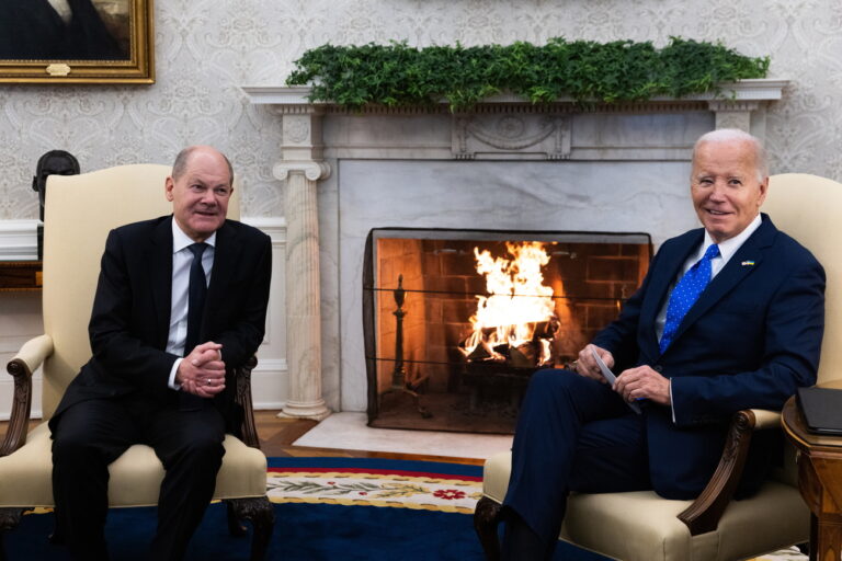 epa11140525 US President Joe Biden (R) meets with German Chancellor Olaf Slcholz (L) in the Oval Office at the White House in Washington, DC, USA, 09 February 2024. Chancellor Scholz will convey to President Biden his concern over the impasse in Congress that is blocking financial aid to Ukraine for its war with Russia. EPA/JULIA NIKHINSON / POOL