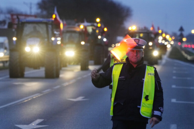 Farmers who were blocking roads leading to Warsaw as part of an angry protest against European Union's Green Deal policy and against Ukraine food imports are ending the blockade and going home, in Lomianki, near Warsaw, Poland, on Wednesday, March , 6, 2024. (AP Photo/Czarek Sokolowski)