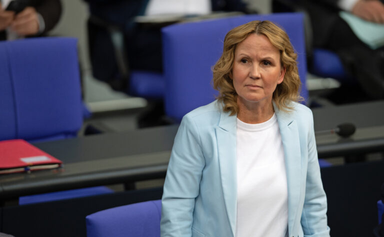 20.03.2024, Berlin: Steffi Lemke (Bündis 90/Die Grünen), Bundesministerin für Umwelt und Verbraucherschutz, nimmt an der Regierungsbefragung im Bundestag teil. Foto: Jonathan Penschek/dpa +++ dpa-Bildfunk +++ (KEYSTONE/DPA/Jonathan Penschek)