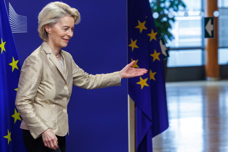 epa11272331 European Commission President Ursula von der Leyen (R) shows the way to her office to Ireland's taoiseach during his visit to the EU institutions, at the European Parliament in Brussels, Belgium, 11 April 2024. EPA/OLIVIER MATTHYS