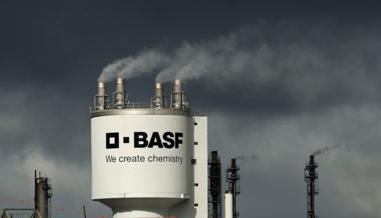 Chemiekonzern BASF plant massiven Stellenabbau. Grund seien die Energiepreise und der Kostendruck