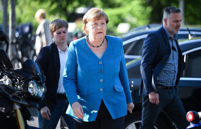 13.05.2024, Berlin: Die ehemalige Bundeskanzlerin Angela Merkel kommt zur Abschiedsfeier für den Bundestagsabgeordneten Jürgen Trittin (Bündnis 90/Die Grünen). Foto: Britta Pedersen/dpa +++ dpa-Bildfunk +++ (KEYSTONE/DPA/Britta Pedersen)