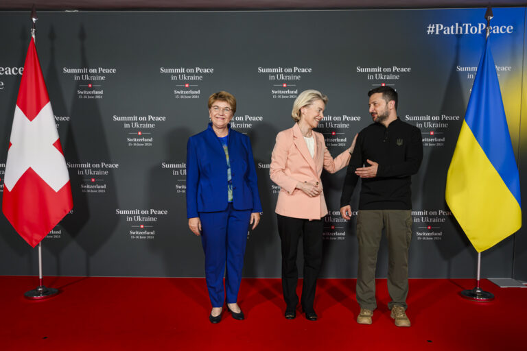 Swiss Federal President Viola Amherd (left) poses with Ursula von der Leyen President of European Commission (center) and President Volodymyr Zelenskyy of Ukraine (right) during the Summit on peace in Ukraine, in Stansstad near Lucerne, Switzerland, Saturday, June 15, 2024. Heads of state from around the world gather on the Buergenstock Resort in central Switzerland for the Summit on Peace in Ukraine, on June 15 and 16. (KEYSTONE/EDA/POOL/Alessandro della Valle)