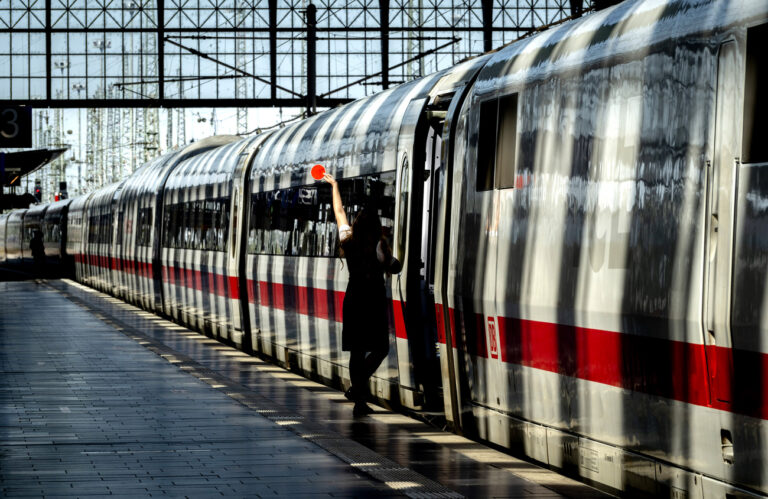 An ICE speed train is ready to leave the central train station in Frankfurt, Germany, Tuesday, June 25, 2024. Visitors to the Euro 2024 soccer tournament keep complaint about the unreliability of the Deutsche Bahn train system. (AP Photo/Michael Probst)
