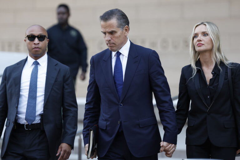 epaselect epa11588362 Hunter Biden (C), and his wife Melissa Cohen Biden (R), leave the First Street US Courthouse in Los Angeles, California, USA, 05 September 2024. Hunter Biden pleaded guilty to nine charges of failing to file four years? worth of taxes on time to avoid paying at least $1.4 million in taxes, while making millions of dollars from foreign business entities. EPA/CAROLINE BREHMAN